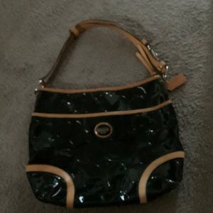 Coach patent leather shoulder bag.